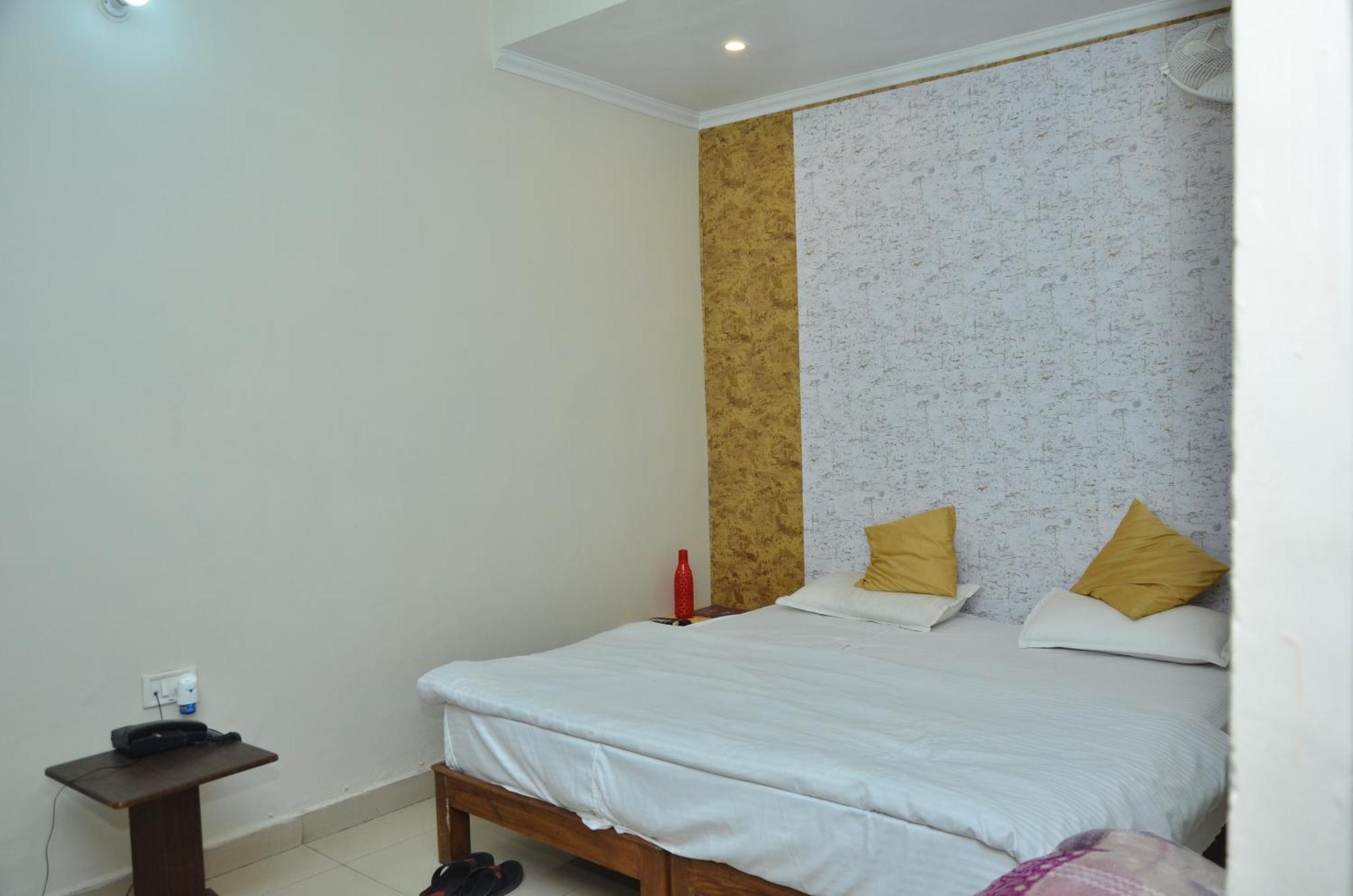 Hotal Balaji Hotel Gwalior Room photo
