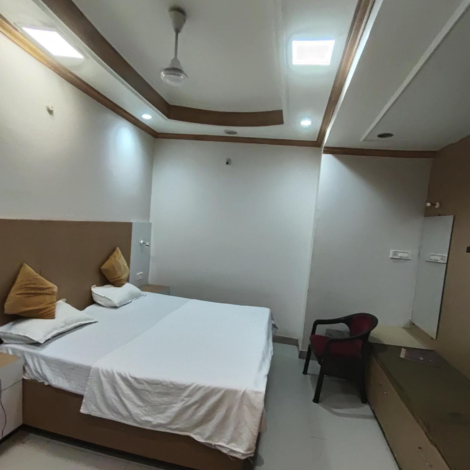 Hotal Balaji Hotel Gwalior Room photo